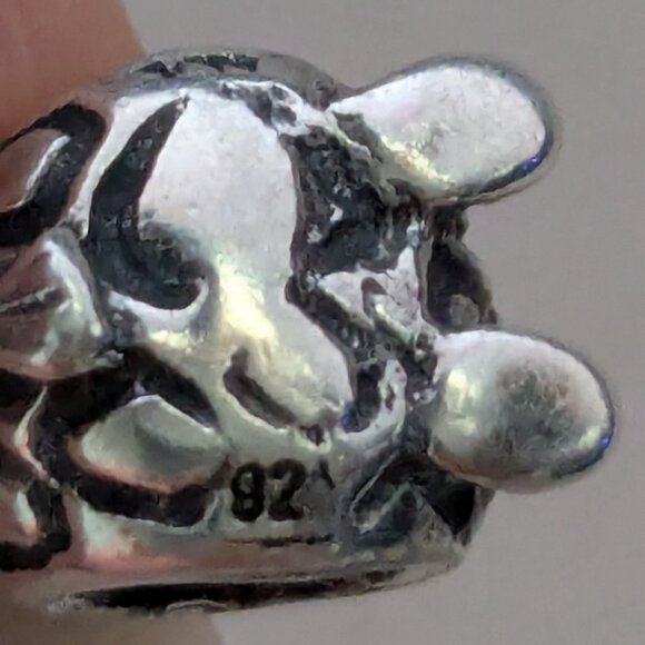 Lot (4) Pandora 925 Sterling Angel, Japanese Peace Sign, Fish, Giraffe Charms - Picture 7 of 11